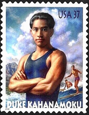 Duke Kahanamoku, leyenda del surf moderno. Sello de U.S. postal, año 2002.