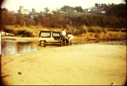 Atrapados en la ría de Loredo, al final de Somo. 1970.