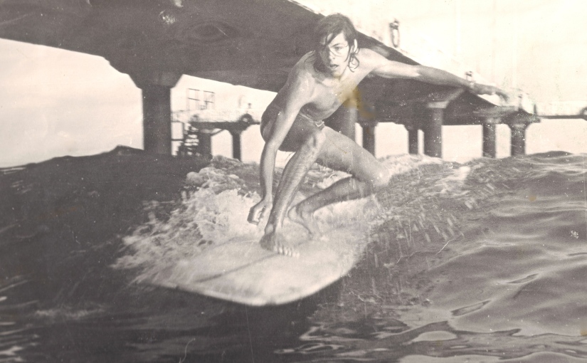 «NADIE CREYÓ QUE PUDIERA HACERSE»: LA HISTORIA DE 3 GENERACIONES SURF EN UN SOLO LIBRO